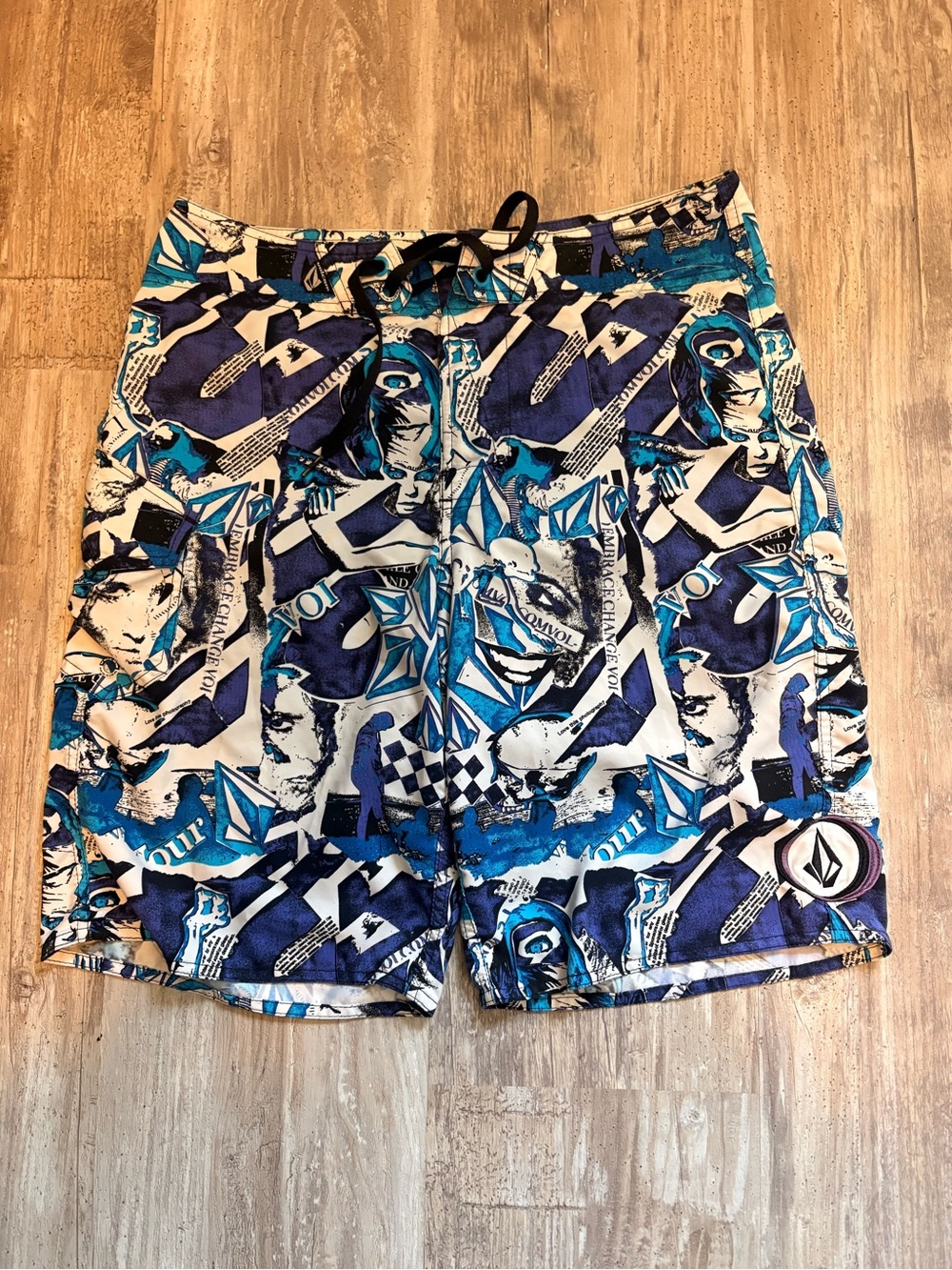 Volcom faces board shorts